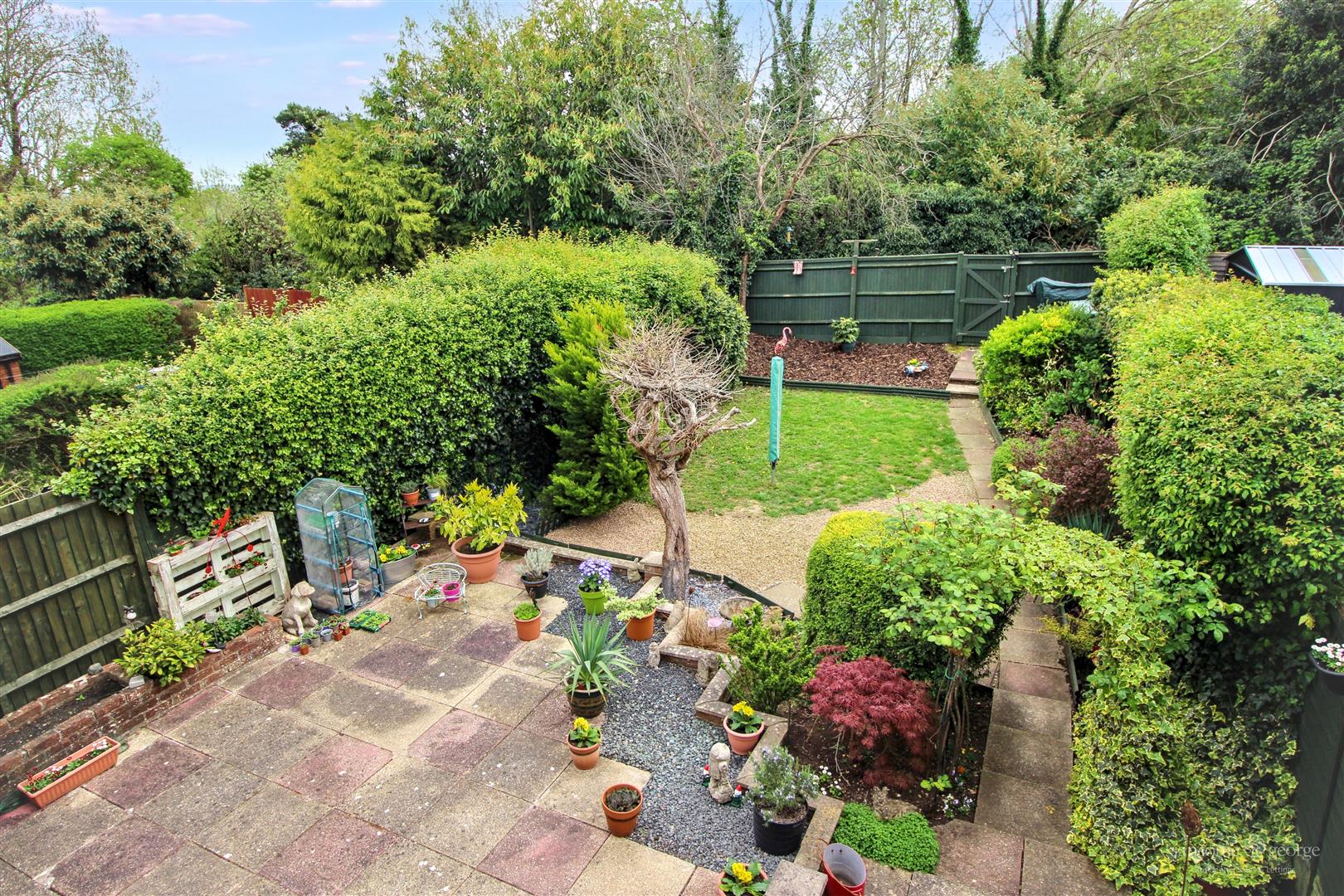 3 bed property in Lawrence Road, Reading